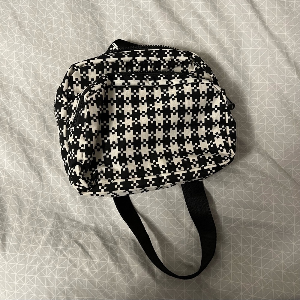 Baggu NWT Fanny pack